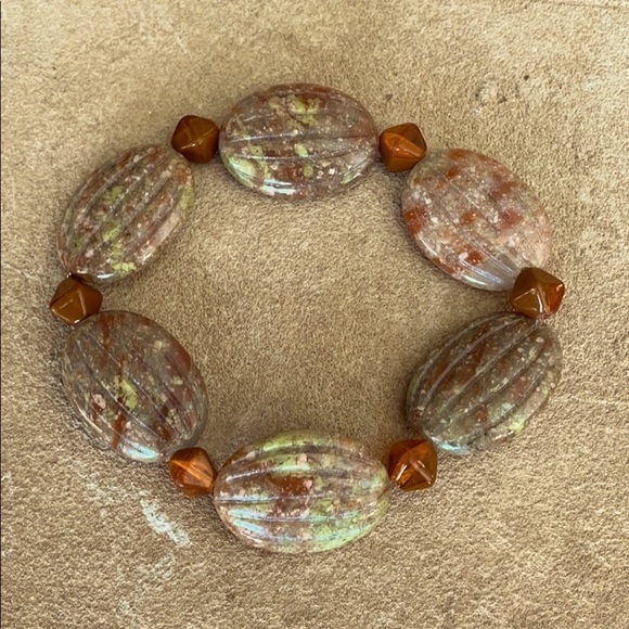 Jewelry - 🎉HP🎉 Hand Beaded Bracelet